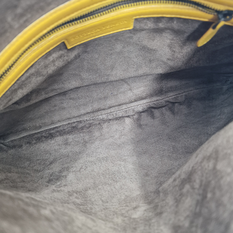 MEDIUM CLASSIC VENETA HOBO