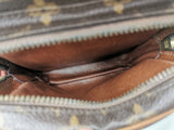 Monogram Canvas Amazone taske fra brand: LOUIS VUITTON - We Do Vintage