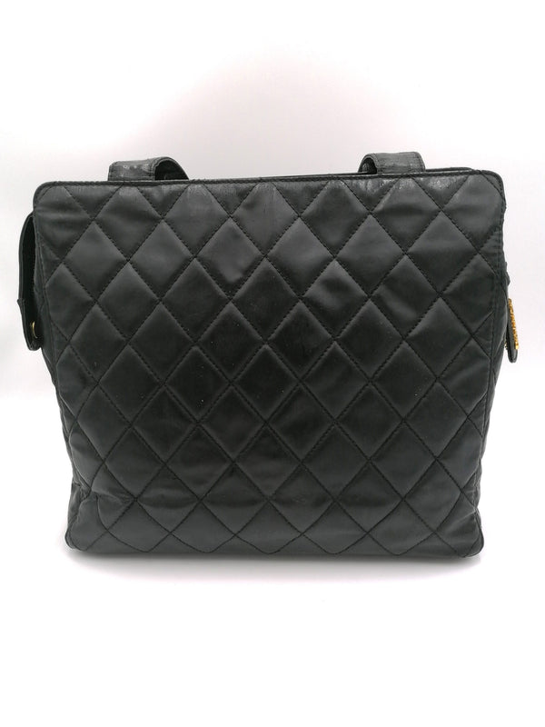 Sort CC Coated Canvas shoulder bag taske fra brand: CHANEL - We Do Vintage
