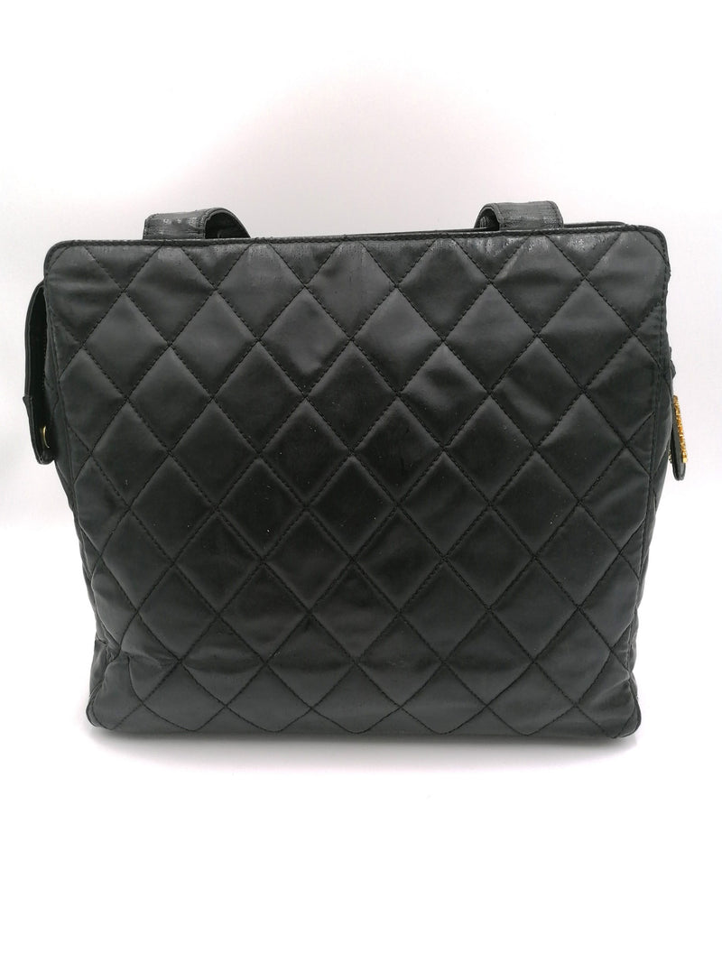 Sort CC Coated Canvas shoulder bag taske fra brand: CHANEL - We Do Vintage