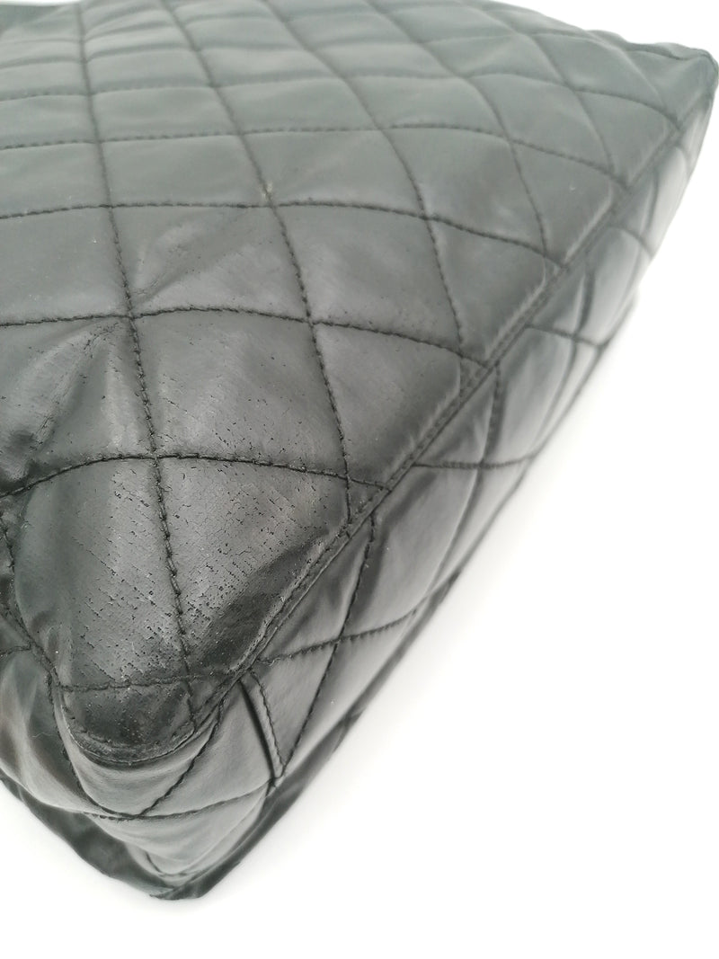 Sort CC Coated Canvas shoulder bag taske fra brand: CHANEL - We Do Vintage