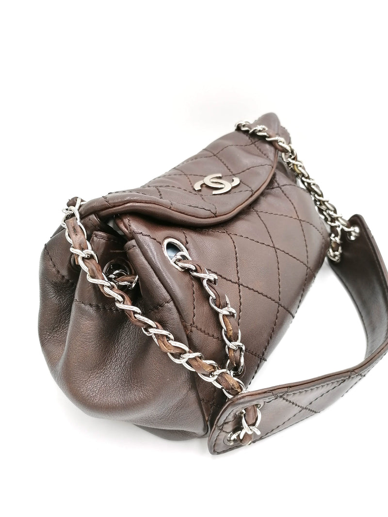 Brun CC Quilted handbag taske fra brand: CHANEL - We Do Vintage