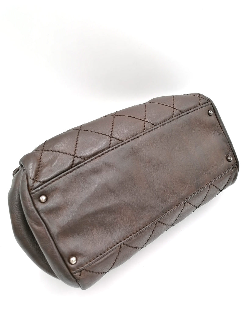 Brun CC Quilted handbag taske fra brand: CHANEL - We Do Vintage