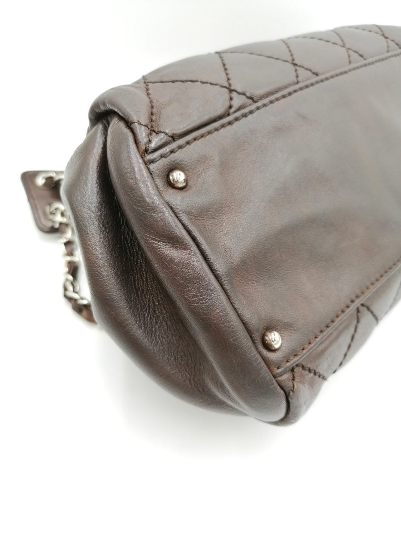 Brun CC Quilted handbag taske fra brand: CHANEL - We Do Vintage
