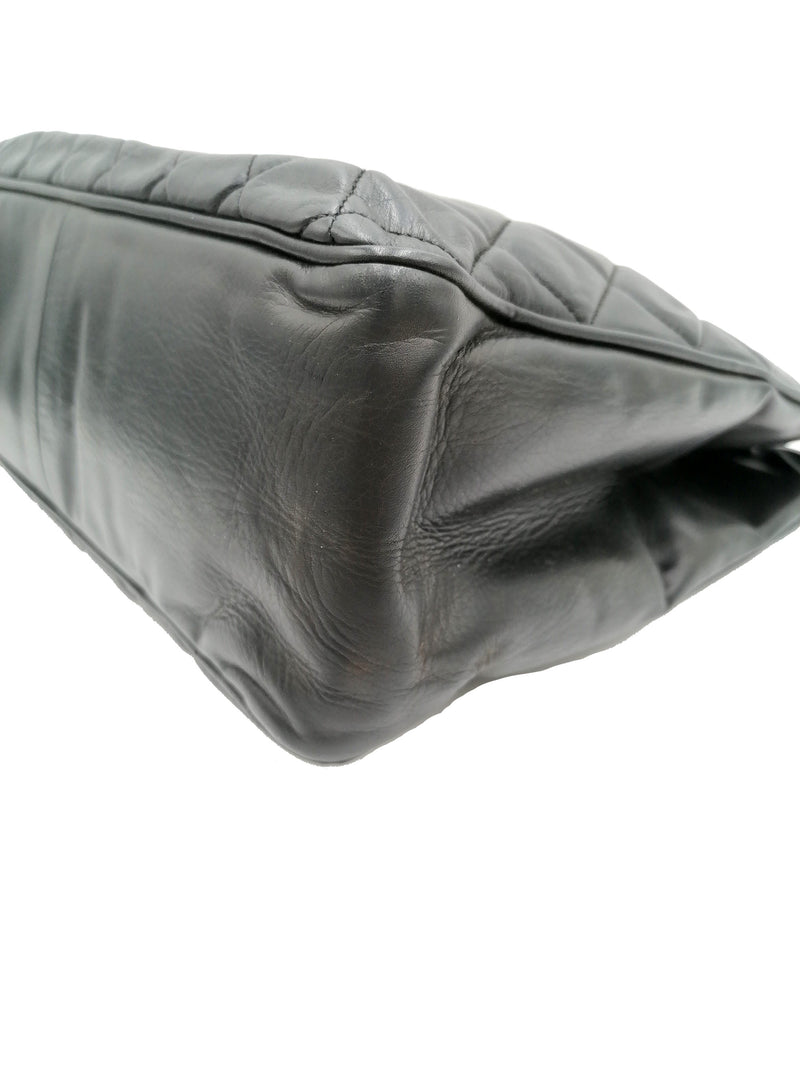 Sort vintage lambskin Tote taske fra brand: CHANEL - We Do Vintage