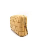 Beige Chocolate Bar shoulder bag taske fra brand: CHANEL - We Do Vintage