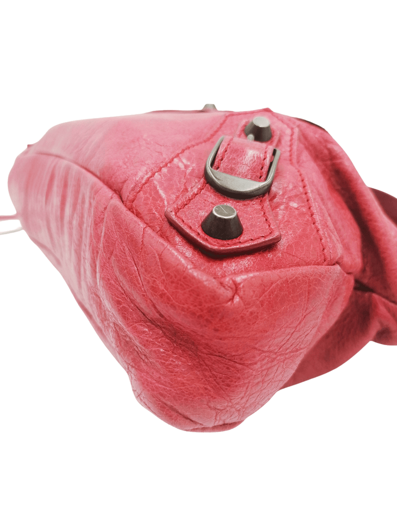 Rød/Pink First Bag Agneau taske fra brand: BALENCIAGA - We Do Vintage