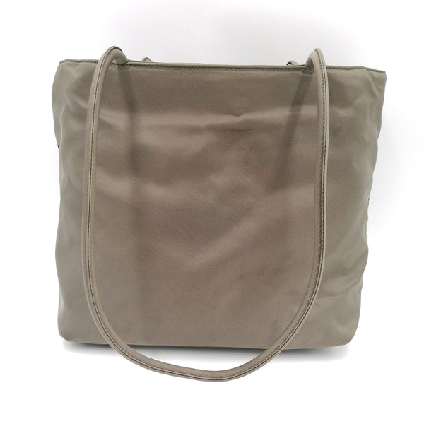 Khaki small nylon shoulder bag taske fra brand: PRADA - We Do Vintage