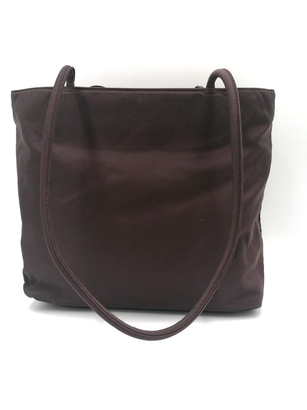 Brun small nylon shoulder bag taske fra brand: PRADA - We Do Vintage