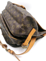 Monogram Canvas Saumur 35 taske fra brand: LOUIS VUITTON - We Do Vintage