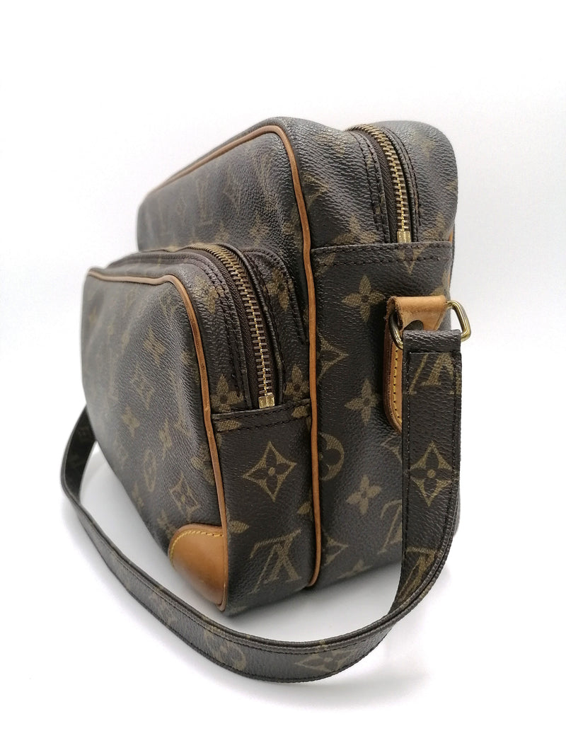 Monogram Canvas Nile MM taske fra brand: LOUIS VUITTON - We Do Vintage