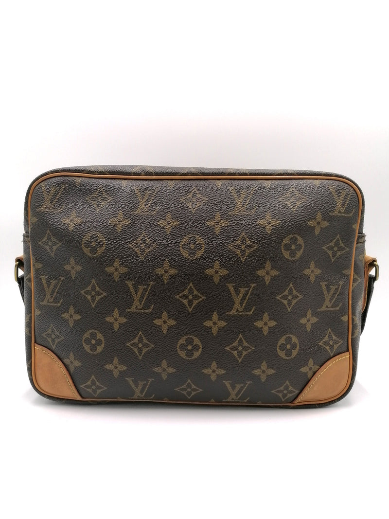 Monogram Canvas Nile MM taske fra brand: LOUIS VUITTON - We Do Vintage