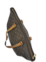 Monogram Canvas Cabas Mezzo taske fra brand: LOUIS VUITTON - We Do Vintage