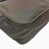 Brun nylon crossbody taske fra brand: PRADA - We Do Vintage