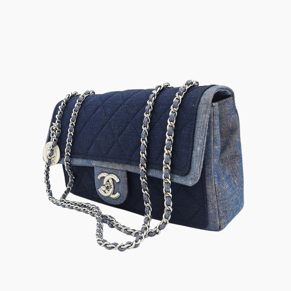 Limited Edition Medium Denim Flap Bag taske fra brand: CHANEL - We Do Vintage