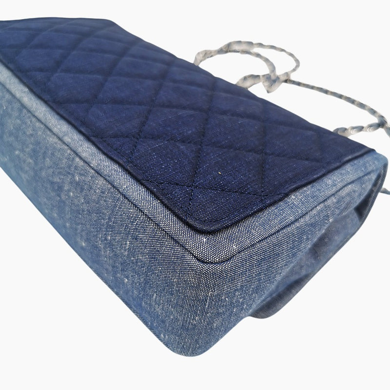 Limited Edition Medium Denim Flap Bag taske fra brand: CHANEL - We Do Vintage