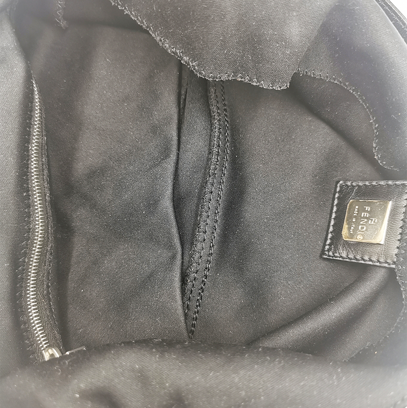 Sort canvas mamma baguette taske fra brand: FENDI - We Do Vintage