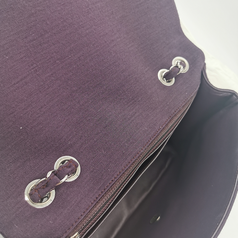 Mørk Lilla jersey classic flap bag jumbo taske fra brand: CHANEL - We Do Vintage