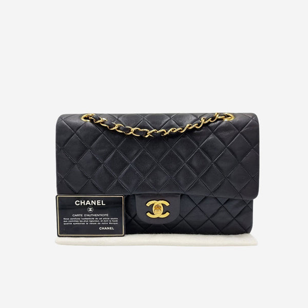 MEDIUM CLASSIC DOUBLE FLAP taske fra brand: CHANEL - We Do Vintage