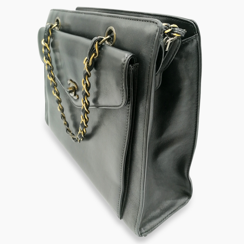 Sort CC lambskin handbag Tote taske fra brand: CHANEL - We Do Vintage