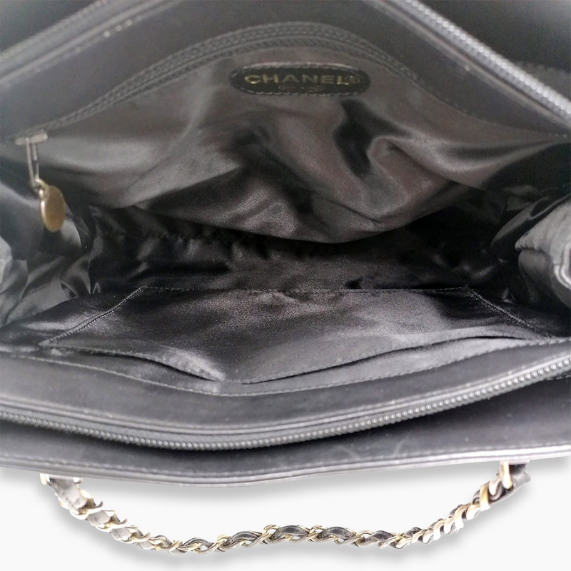 Sort CC lambskin handbag Tote taske fra brand: CHANEL - We Do Vintage
