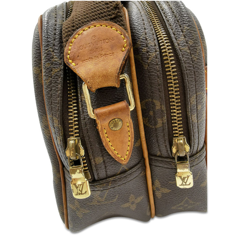 Monogram Canvas Reporter PM taske fra brand: LOUIS VUITTON - We Do Vintage
