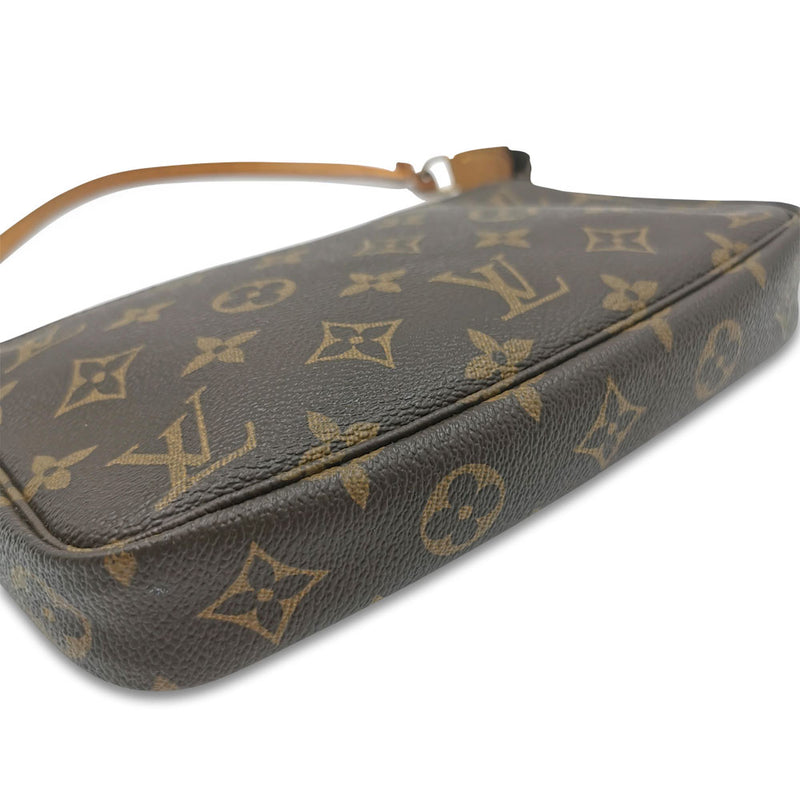 Monogram Canvas Pochette Accessoires taske fra brand: LOUIS VUITTON - We Do Vintage