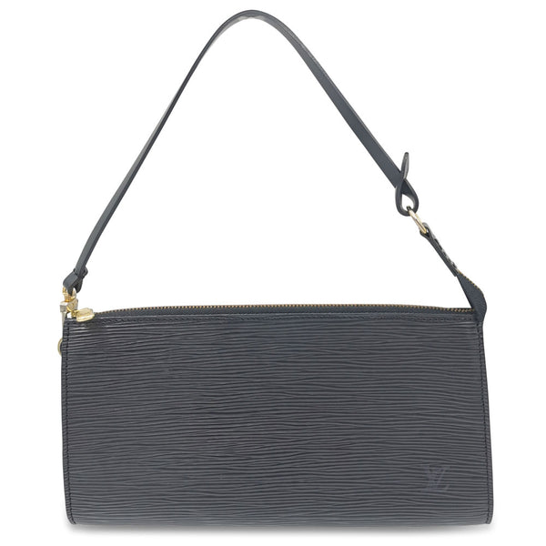 Sort Epi læder Pochette Accessoires taske fra brand: LOUIS VUITTON - We Do Vintage
