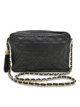 Sort Quilted Camera bag taske fra brand: CHANEL - We Do Vintage