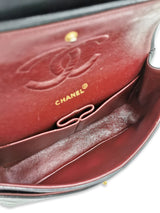 Sort Classic double flap medium taske fra brand: CHANEL - We Do Vintage