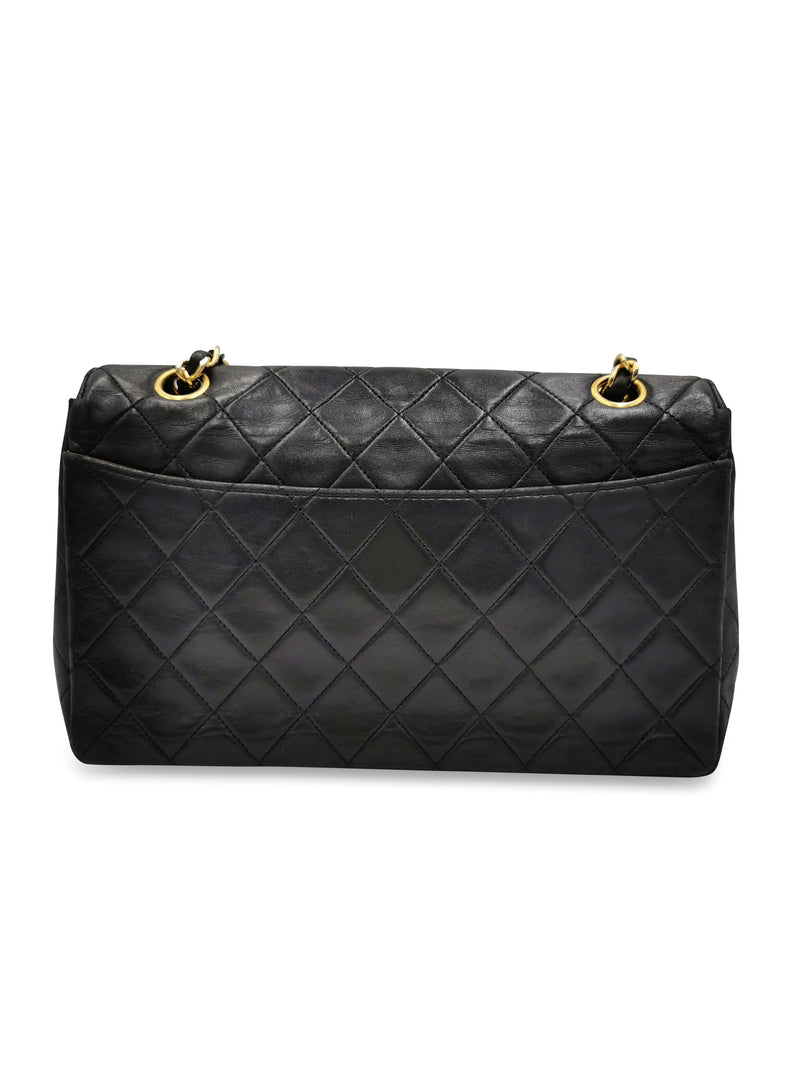 Sort Single Flap small m. pung taske fra brand: CHANEL - We Do Vintage