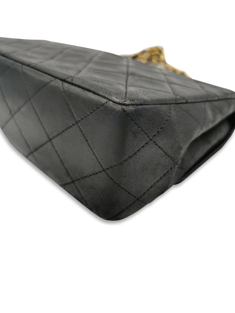 Sort Single Flap small m. pung taske fra brand: CHANEL - We Do Vintage