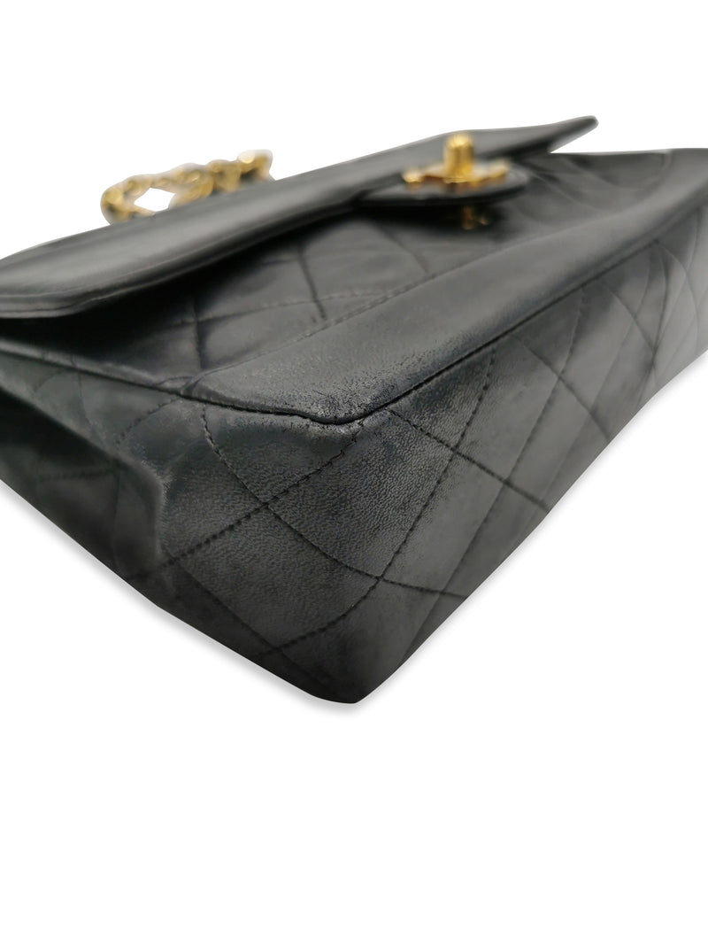 Sort Single Flap small m. pung taske fra brand: CHANEL - We Do Vintage