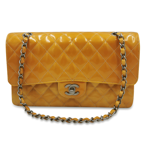 Orange Patent Classic flap medium taske fra brand: CHANEL - We Do Vintage
