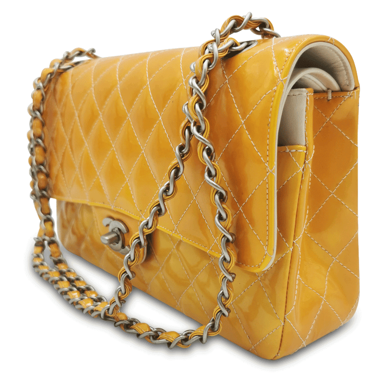 Orange Patent Classic flap medium taske fra brand: CHANEL - We Do Vintage