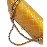 Orange Patent Classic flap medium taske fra brand: CHANEL - We Do Vintage
