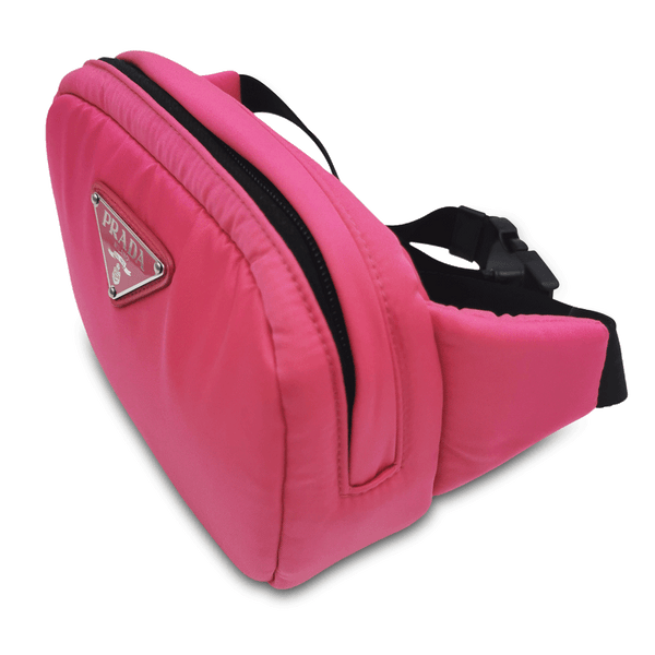 Fuxia pink nylon bæltetaske taske fra brand: PRADA - We Do Vintage