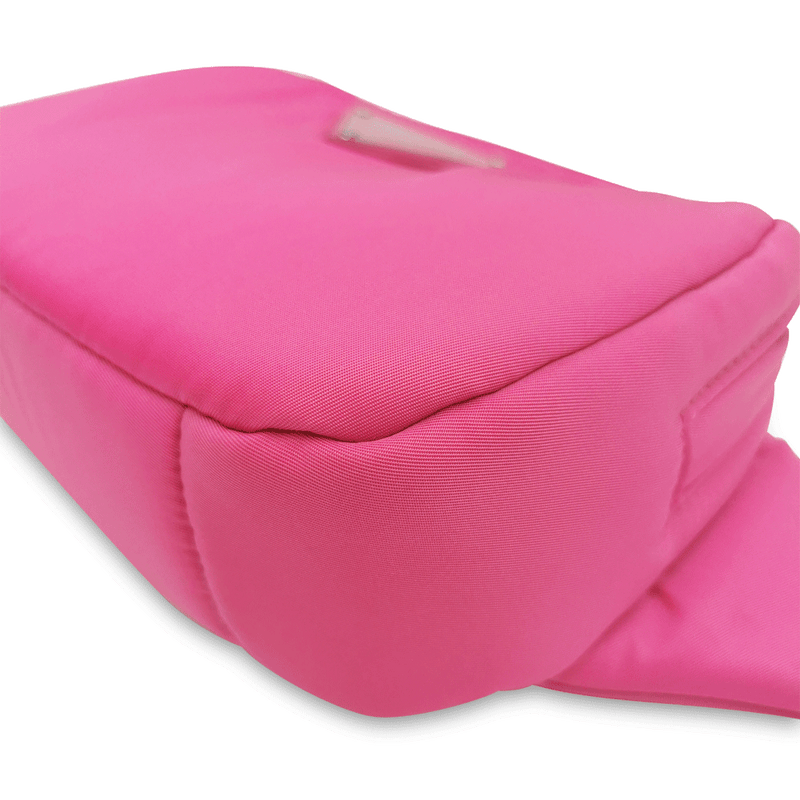 Fuxia pink nylon bæltetaske taske fra brand: PRADA - We Do Vintage
