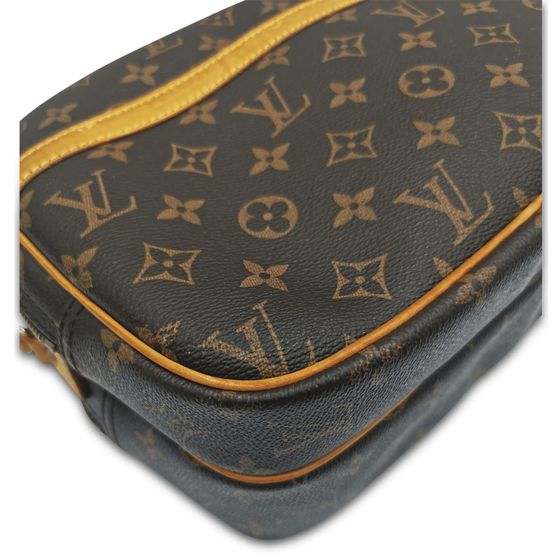 Monogram Canvas Reporter PM taske fra brand: LOUIS VUITTON - We Do Vintage