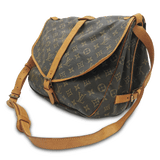 Monogram Canvas Saumur 35 taske fra brand: LOUIS VUITTON - We Do Vintage