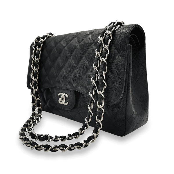 Sort caviar jumbo Classic double flap taske fra brand: CHANEL - We Do Vintage