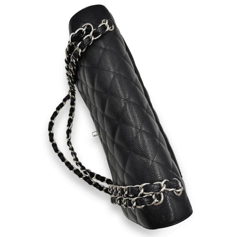 Sort caviar jumbo Classic double flap taske fra brand: CHANEL - We Do Vintage