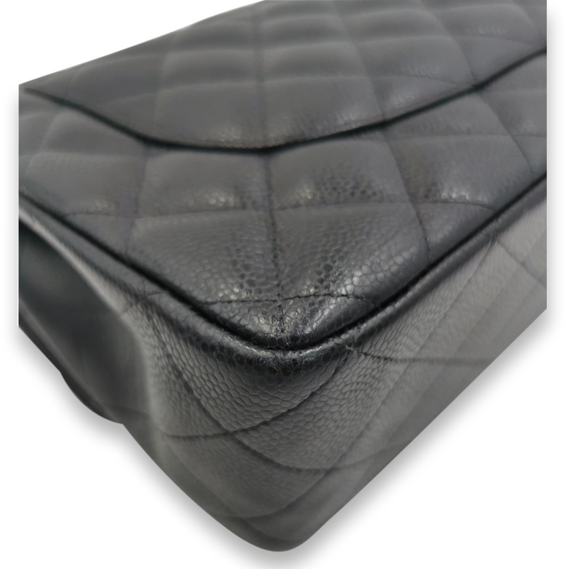 Sort caviar jumbo Classic double flap taske fra brand: CHANEL - We Do Vintage