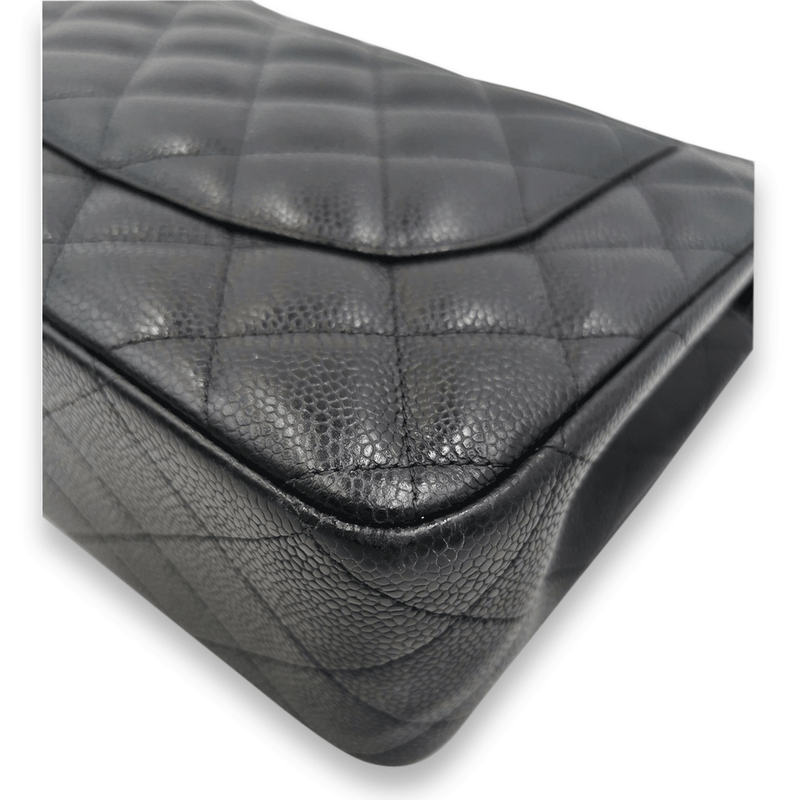 Sort caviar jumbo Classic double flap taske fra brand: CHANEL - We Do Vintage