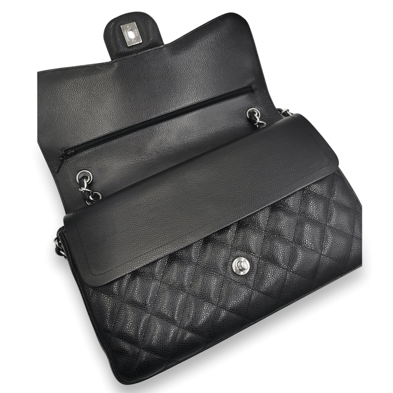 Sort caviar jumbo Classic double flap taske fra brand: CHANEL - We Do Vintage