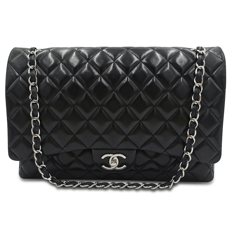 Sort Maxi Classic double flap taske fra brand: CHANEL - We Do Vintage