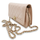 Lyserød boy patent WOC taske fra brand: CHANEL - We Do Vintage