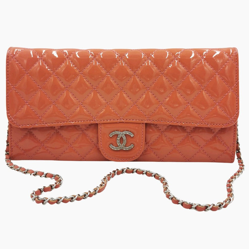 Orange patent woc taske fra brand: CHANEL - We Do Vintage