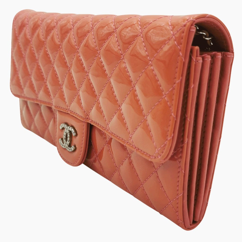 Orange patent woc taske fra brand: CHANEL - We Do Vintage