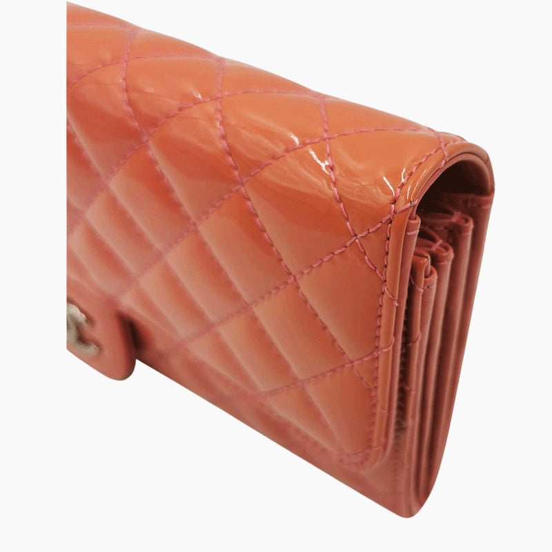 Orange patent woc taske fra brand: CHANEL - We Do Vintage